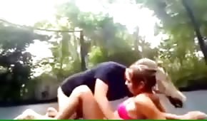 Amatérský sex na trampolíně